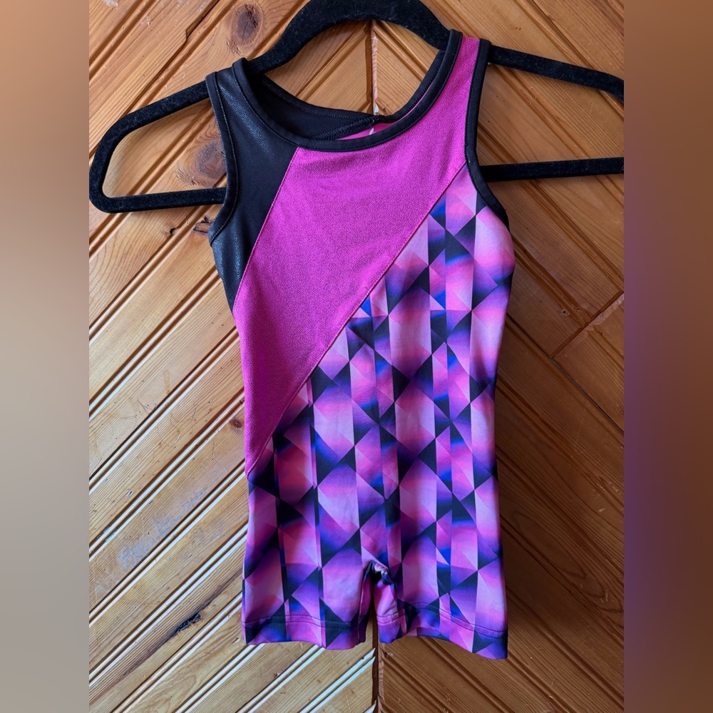 Danskin leotard for dance, cheer gymnastics XS (4-5y)